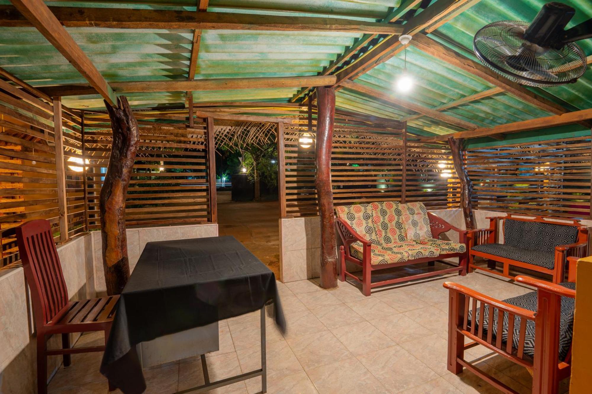 Ayurvedic Lanka Wellness Hotel Moragaswewa ภายนอก รูปภาพ