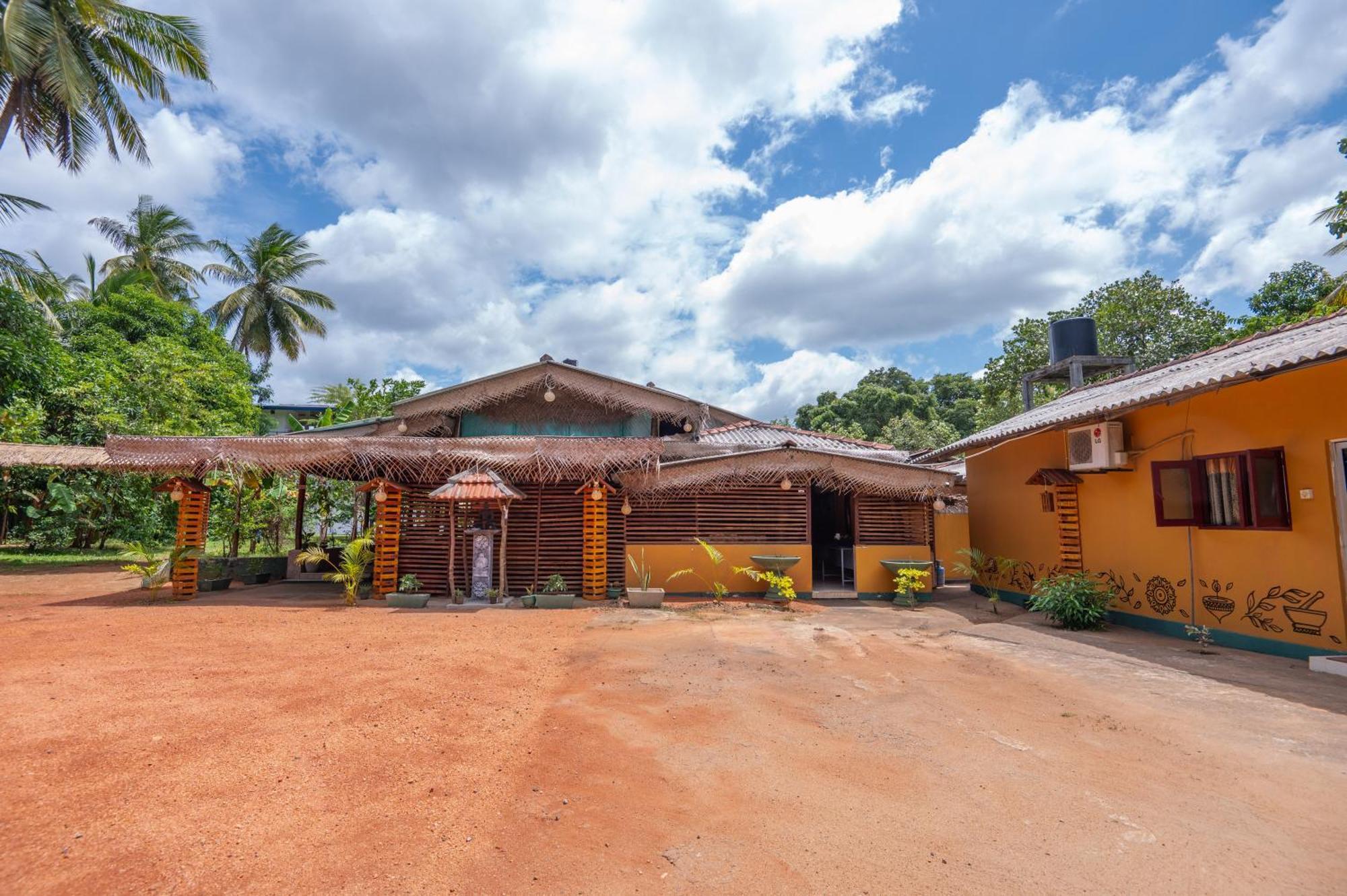 Ayurvedic Lanka Wellness Hotel Moragaswewa ภายนอก รูปภาพ